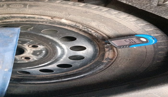 2011 Maruti Wagon R 1.0 VXI, Petrol, Manual, 77,027 km, tyre