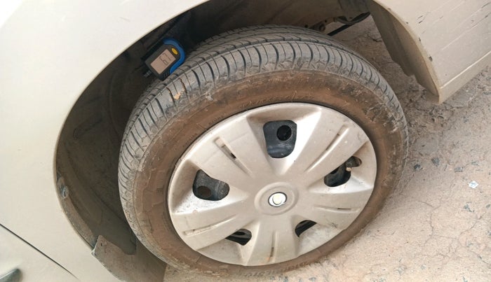 2011 Maruti Wagon R 1.0 VXI, Petrol, Manual, 77,027 km, tyre