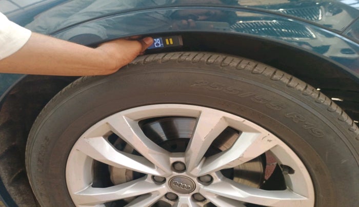 2019 Audi Q7 45 TDI QUATTRO PREMIUM PLUS, Diesel, Automatic, 1,13,825 km, tyre