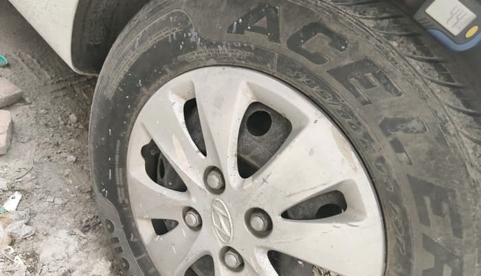 2011 Hyundai i10 MAGNA 1.2, Petrol, Manual, 38,873 km, tyre