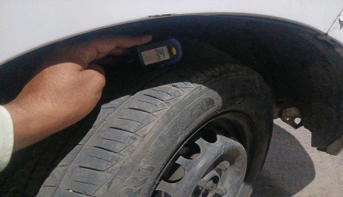 2019 Maruti Alto 800 LXI, CNG, Manual, 69,583 km, tyre