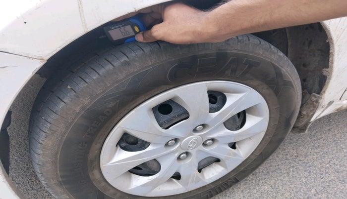 2015 Hyundai Elite i20 SPORTZ 1.4 CRDI, Diesel, Manual, 1,11,198 km, tyre