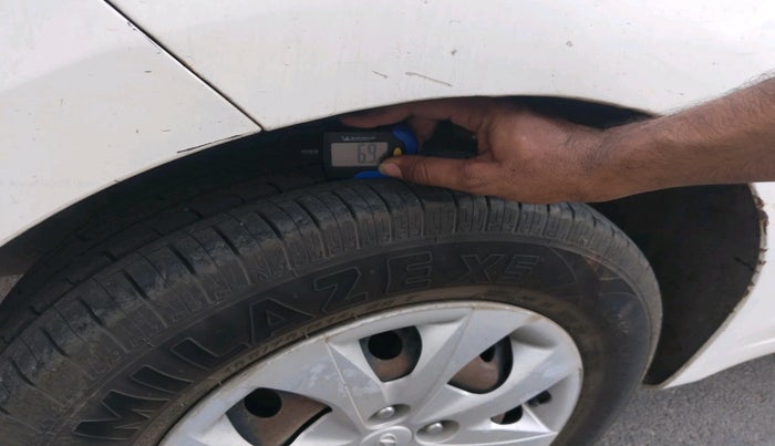 2015 Hyundai Elite i20 SPORTZ 1.4 CRDI, Diesel, Manual, 1,11,198 km, tyre