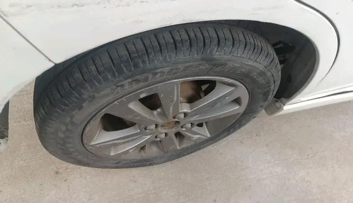 2013 Maruti Wagon R 1.0 VXI, CNG, Manual, 1,05,127 km, tyre
