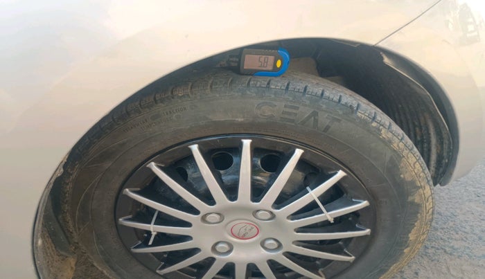 2018 Hyundai Eon ERA +, Petrol, Manual, 1,37,955 km, tyre