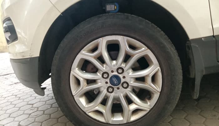 2015 Ford Ecosport TITANIUM 1.5L PETROL AT, Petrol, Automatic, 1,47,102 km, tyre