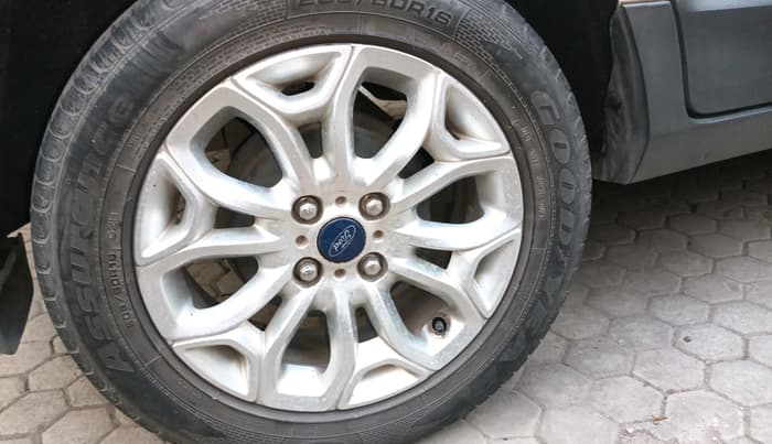 2015 Ford Ecosport TITANIUM 1.5L PETROL AT, Petrol, Automatic, 1,47,102 km, tyre