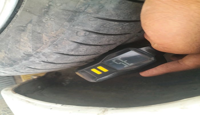 2014 Toyota Etios G, CNG, Manual, 67,159 km, tyre