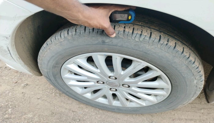 2024 Maruti Dzire ZXI CNG, CNG, Manual, 42,777 km, tyre