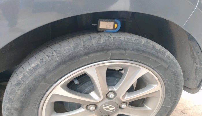 2016 Hyundai Grand i10 ASTA 1.1 CRDI, Diesel, Manual, 1,10,447 km, tyre