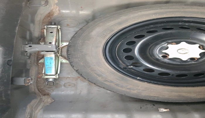 2016 Hyundai Grand i10 ASTA 1.1 CRDI, Diesel, Manual, 1,10,447 km, tyre