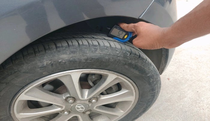 2016 Hyundai Grand i10 ASTA 1.1 CRDI, Diesel, Manual, 1,10,447 km, tyre