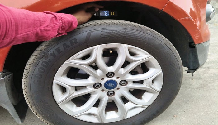 2015 Ford Ecosport TITANIUM 1.5L PETROL AT, Petrol, Automatic, 1,01,336 km, tyre