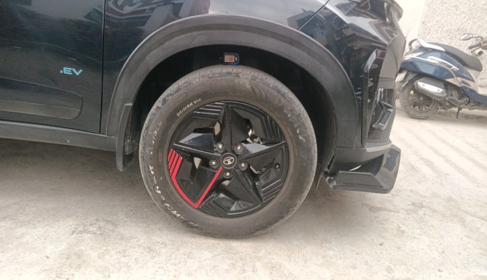 2024 Tata NEXON EV EMPOWERED LONG RANGE, Electric, Automatic, 11,036 km, tyre