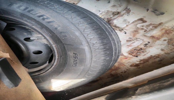 2015 Maruti Alto 800 LXI, Petrol, Manual, 75,102 km, tyre