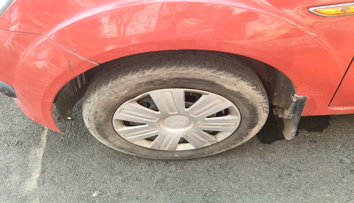 2010 Ford Figo TITANIUM 1.2 PETROL, Petrol, Manual, 74,810 km, tyre