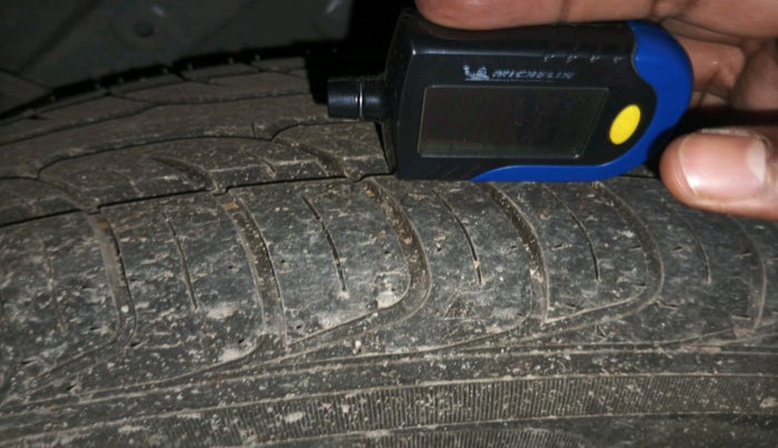 2022 Toyota Innova Crysta 2.4 GX AT 7 STR, Diesel, Automatic, 56,951 km, tyre