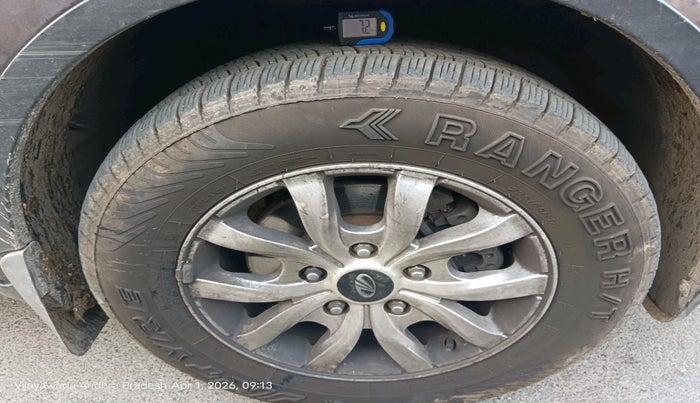 2017 Mahindra XUV500 W10 AT, Diesel, Automatic, 1,34,663 km, tyre