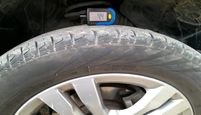 2017 Maruti Vitara Brezza ZDI PLUS DUAL TONE, Diesel, Manual, 1,44,192 km, tyre