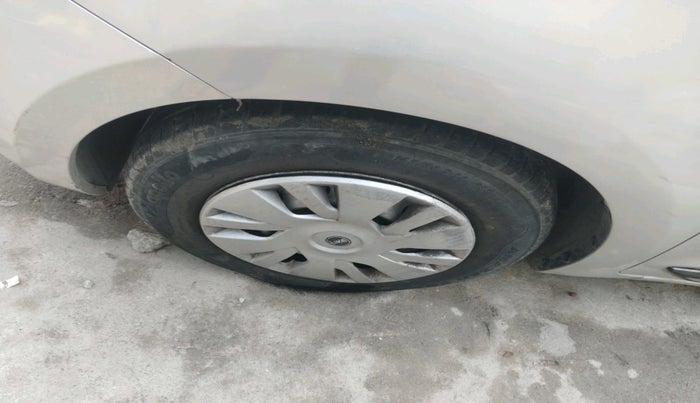 2020 Maruti Swift LXI, CNG, Manual, 59,922 km, tyre