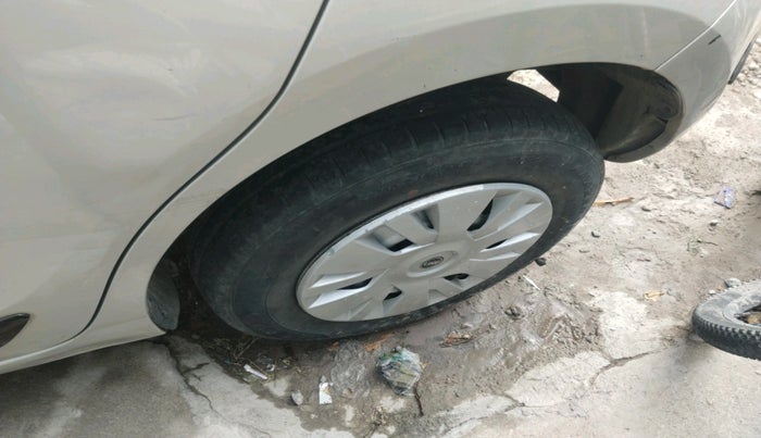 2020 Maruti Swift LXI, CNG, Manual, 59,922 km, tyre