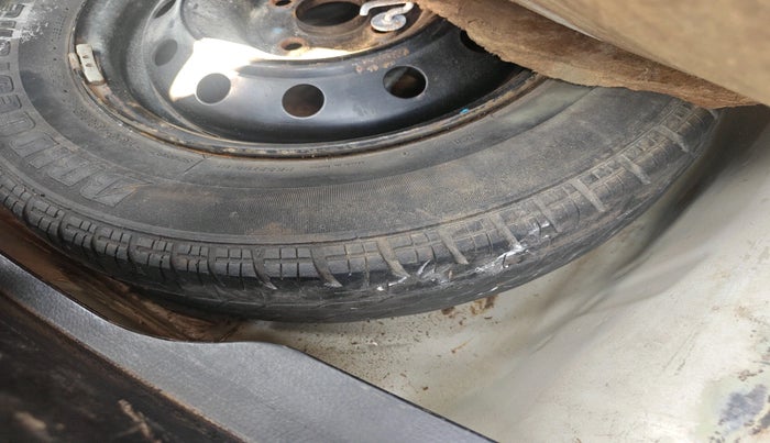 2012 Maruti Swift Dzire VDI, Diesel, Manual, 1,53,396 km, tyre