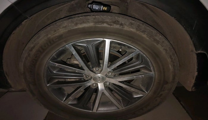 2016 Hyundai Tucson GLS 2WD AT DIESEL, Diesel, Automatic, 1,40,140 km, tyre