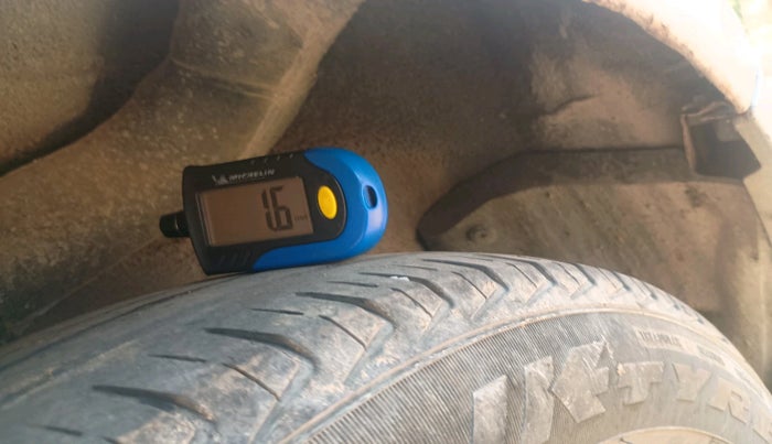 2011 Hyundai i10 MAGNA 1.2, Petrol, Manual, 1,15,904 km, tyre