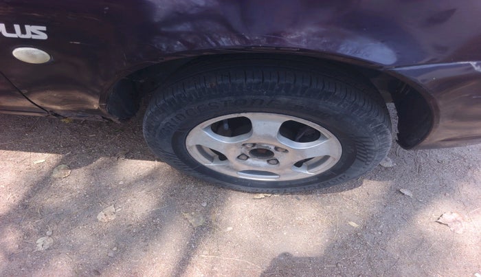 2010 Ford Ikon 1.4 DIESEL, Diesel, Manual, 1,57,965 km, tyre