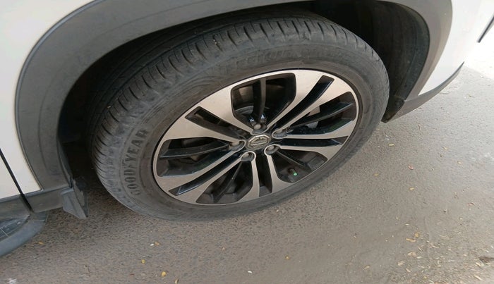 2021 MG HECTOR SHARP HYBRID 1.5 PETROL, Petrol, Manual, 45,420 km, tyre