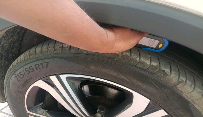 2024 MG ASTOR Sharp Pro 1.5 CVT (Ivory), Petrol, Automatic, 17,526 km, tyre