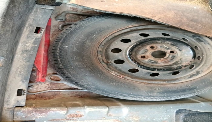 2011 Maruti Swift Dzire VDI, Diesel, Manual, 2,20,649 km, tyre