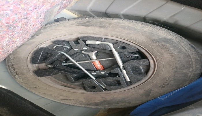 2022 Tata PUNCH PURE MT, Petrol, Manual, 52,101 km, tyre