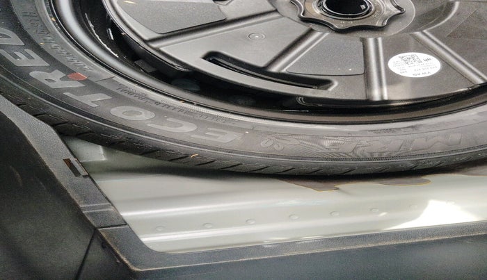 2024 Volkswagen TAIGUN TOPLINE 1.0 TSI AT, Petrol, Automatic, 12,470 km, tyre