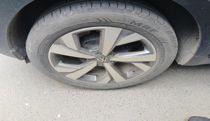 2024 Volkswagen TAIGUN TOPLINE 1.0 TSI AT, Petrol, Automatic, 12,470 km, tyre