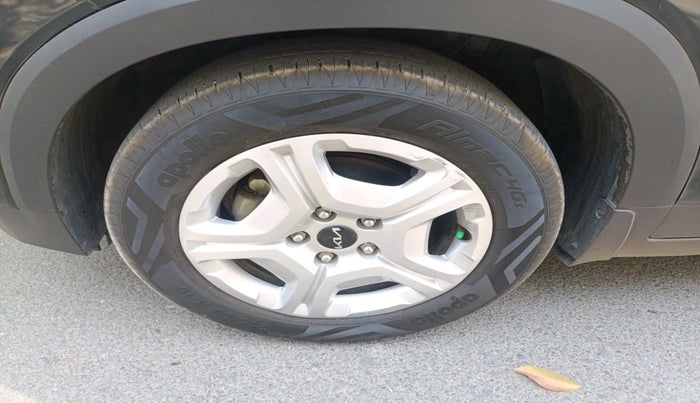 2021 KIA SONET HTK PLUS 1.2, Petrol, Manual, 49,768 km, tyre