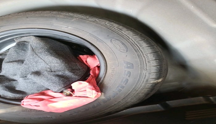 2021 KIA SONET HTK PLUS 1.2, Petrol, Manual, 49,768 km, tyre