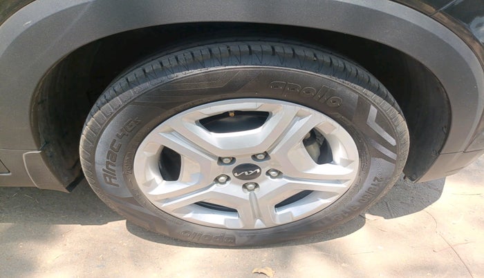 2021 KIA SONET HTK PLUS 1.2, Petrol, Manual, 49,768 km, tyre