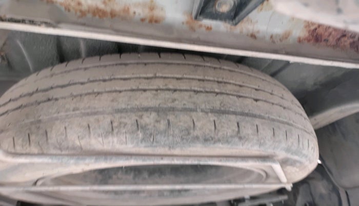 2015 Renault Lodgy 85 PS RXZ, Diesel, Manual, 1,35,845 km, tyre