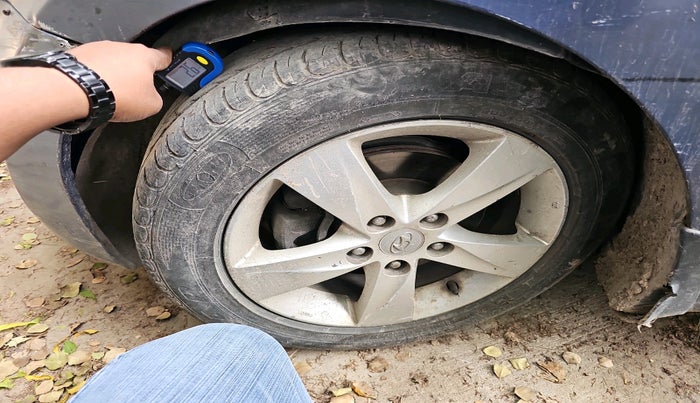 2013 Hyundai New Elantra 1.8 S VTVT, Petrol, Manual, 75,179 km, tyre