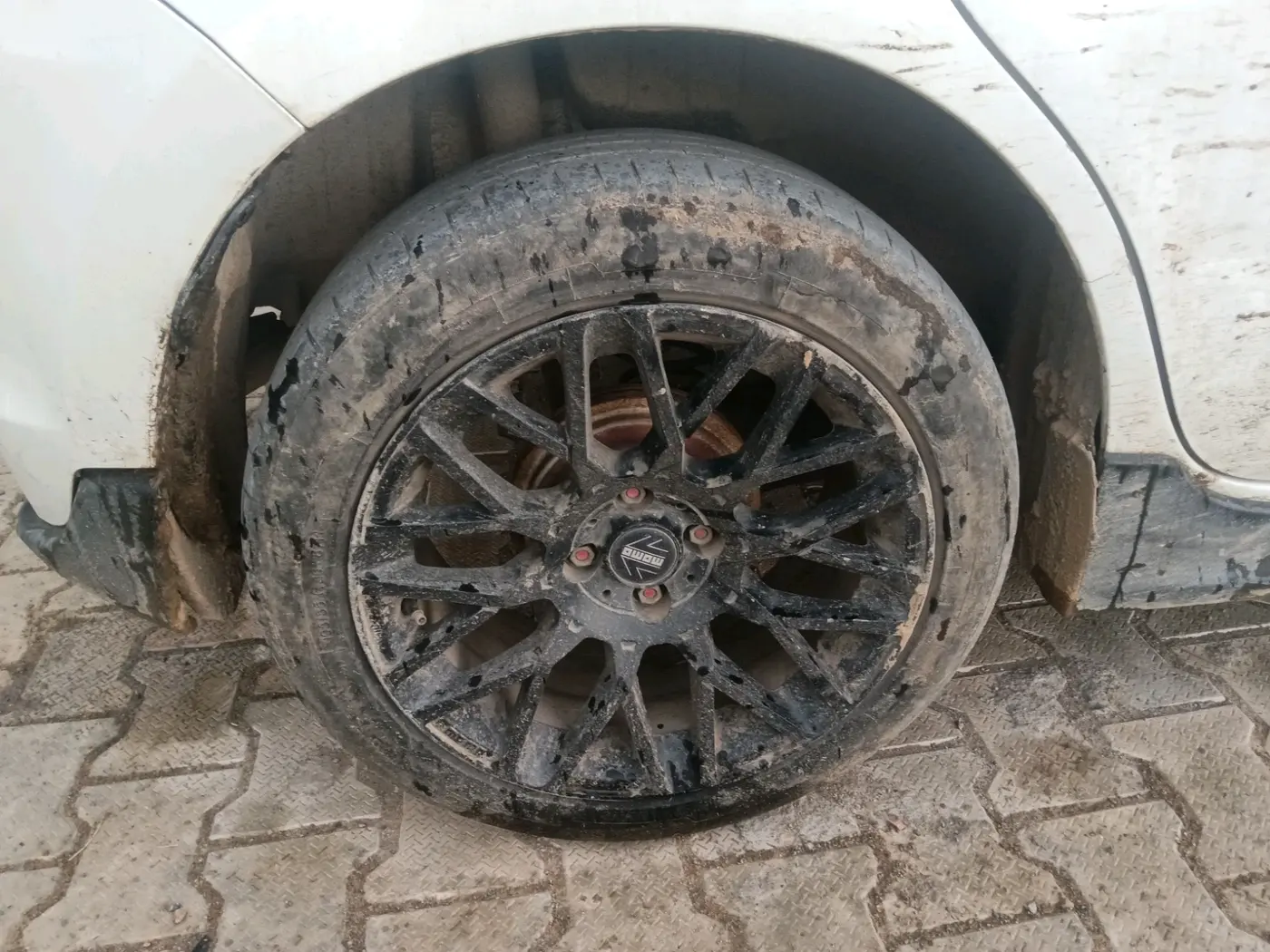 2019 Maruti Swift VDI, Diesel, Manual, 1,28,451 km, tyre