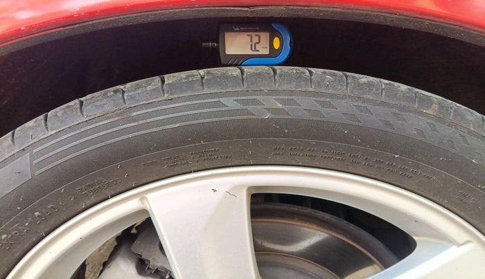 2013 Volvo S60 SUMMUM D5, Diesel, Automatic, 1,06,027 km, tyre