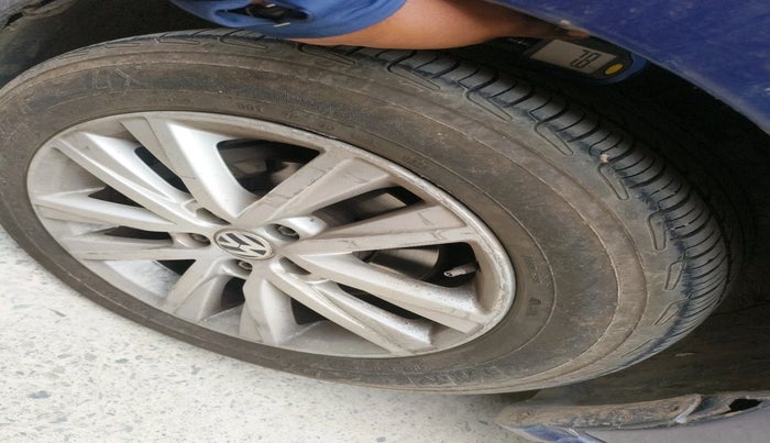 2014 Volkswagen Polo HIGHLINE1.2L, Petrol, Manual, 99,266 km, tyre