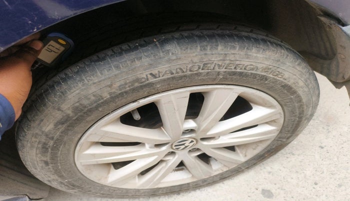 2014 Volkswagen Polo HIGHLINE1.2L, Petrol, Manual, 99,266 km, tyre