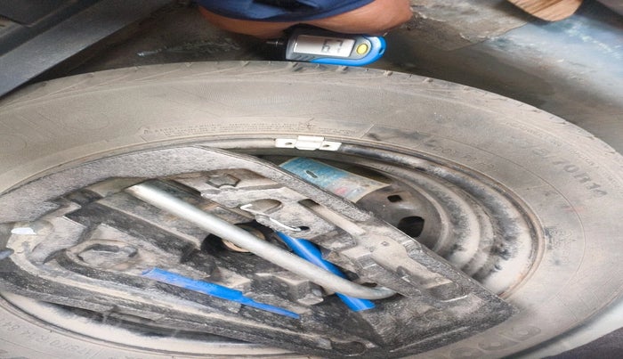 2014 Volkswagen Polo HIGHLINE1.2L, Petrol, Manual, 99,266 km, tyre