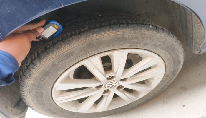 2014 Volkswagen Polo HIGHLINE1.2L, Petrol, Manual, 99,266 km, tyre