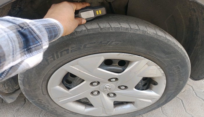 2020 Hyundai VENUE S 1.2, Petrol, Manual, 1,40,254 km, tyre