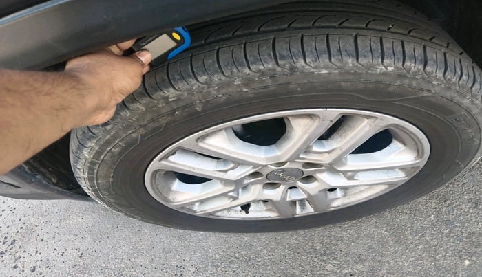 2018 Jeep Compass LIMITED (O) 2.0 DIESEL 4X4, Diesel, Manual, 2,19,214 km, tyre