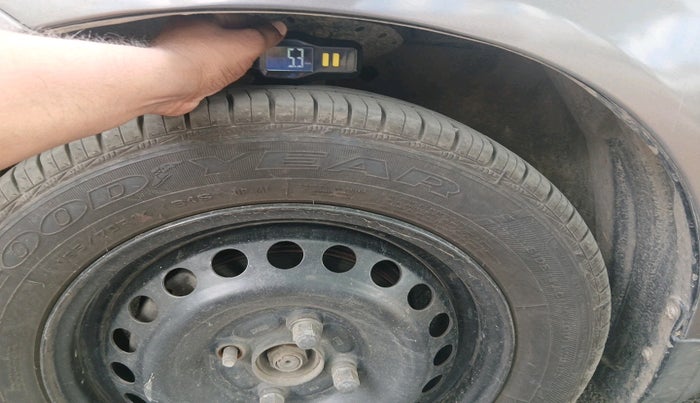 2013 Honda Brio S MT, Petrol, Manual, 93,798 km, tyre