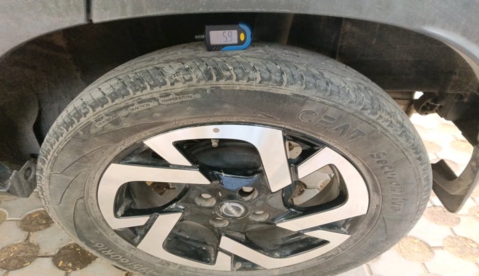 2023 Nissan MAGNITE XV TURBO CVT, Petrol, Automatic, 23,407 km, tyre